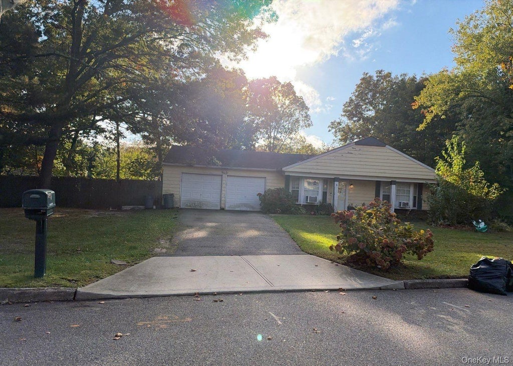 Photo of 6 Mount Snow Lane, Coram, NY 11727 (MLS # 1063981)