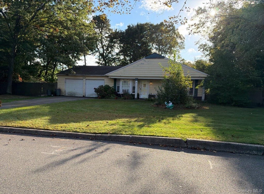 Photo of 6 Mount Snow Lane, Coram, NY 11727 (MLS # 1063981)