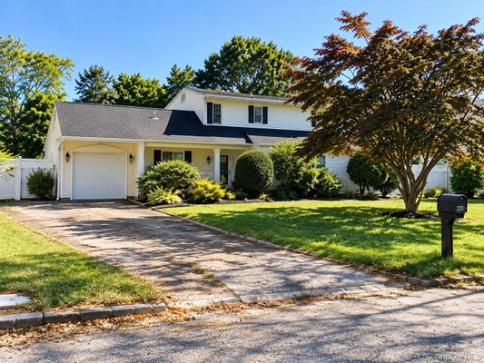 1077 SIPP AVE, MEDFORD, NY 11763 - Image 8e62d5b76cf2b8d0c01c815d85b0b8ef/1252730650