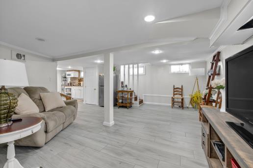 199 Tulip Avenue, Floral Park, New York image 20