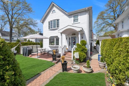 199 Tulip Avenue, Floral Park, New York image 1