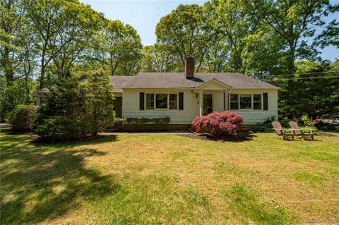 Homes For Sale - 179 Dix Hills Road<br/> Dix Hills, NY 11746