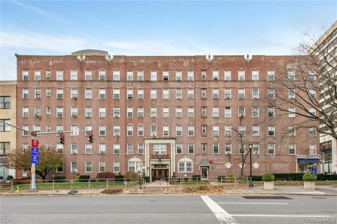 Apartment For Rent - 1 S Broadway #1L<br/> White Plains, NY 10601