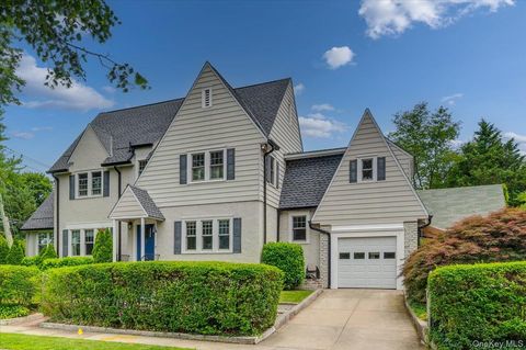 400 Manor Ridge Road Pelham NY 10803