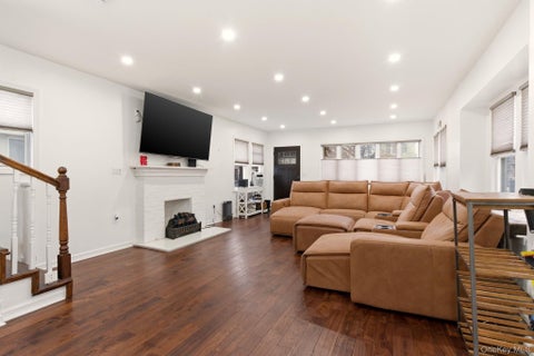 Homes For Sale - 1672 Hendrickson Street<br/> Brooklyn, NY 11234