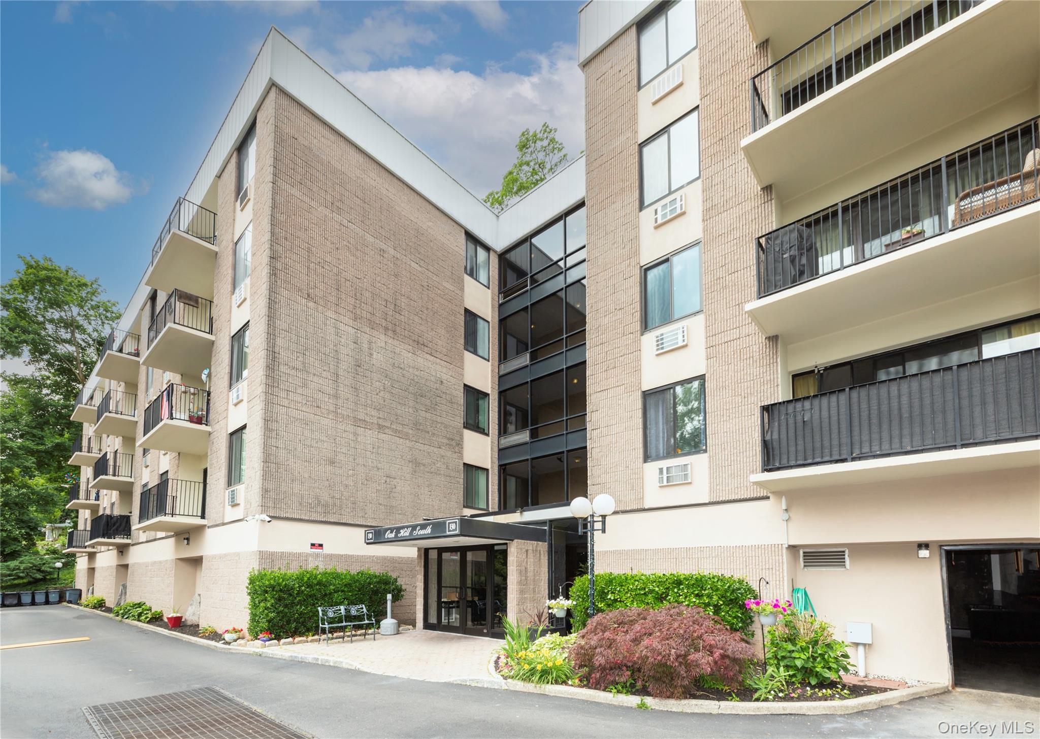 130 Colonial Parkway 3L
