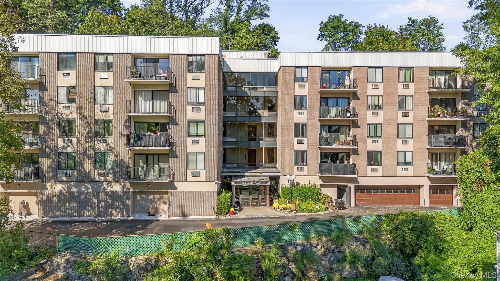 130 Colonial Parkway 3L