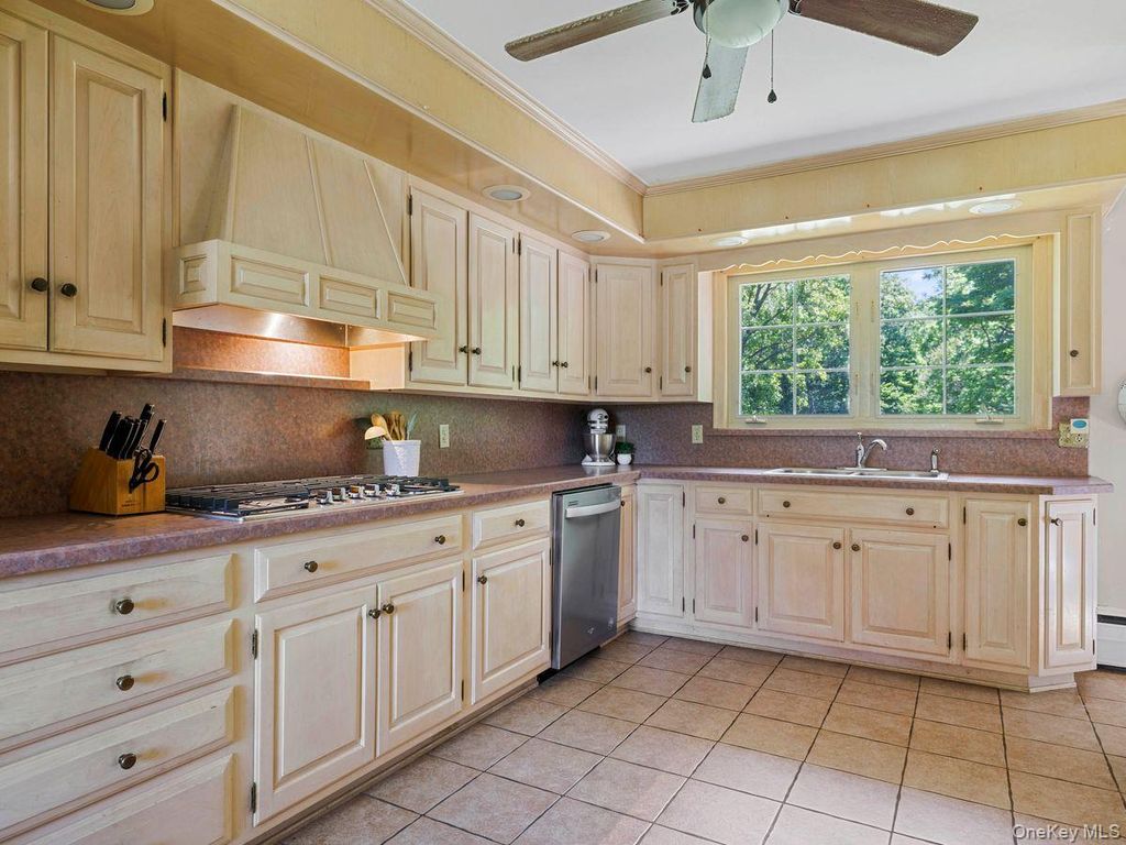 Photo of 284 Tuckers Corners Road, Highland, NY 12528 (MLS # 1010870)