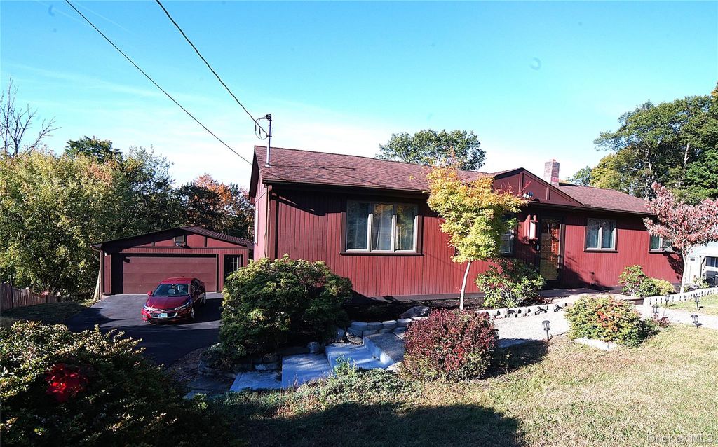 Photo of 24 Oak Drive, Monroe, NY 10950 (MLS # 920753)