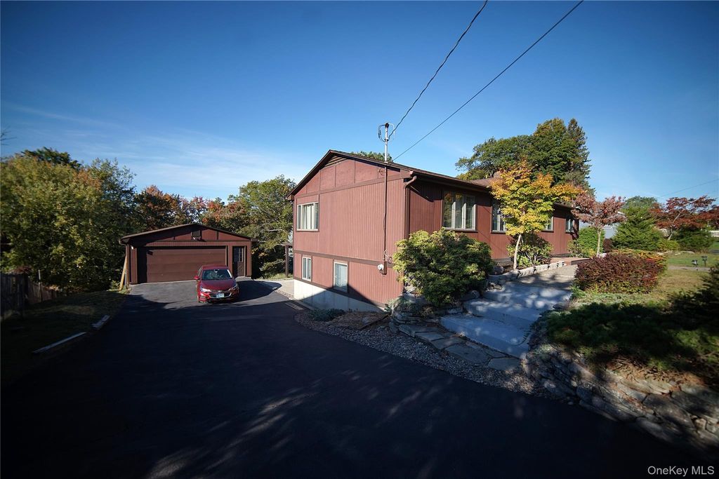 Photo of 24 Oak Drive, Monroe, NY 10950 (MLS # 920753)