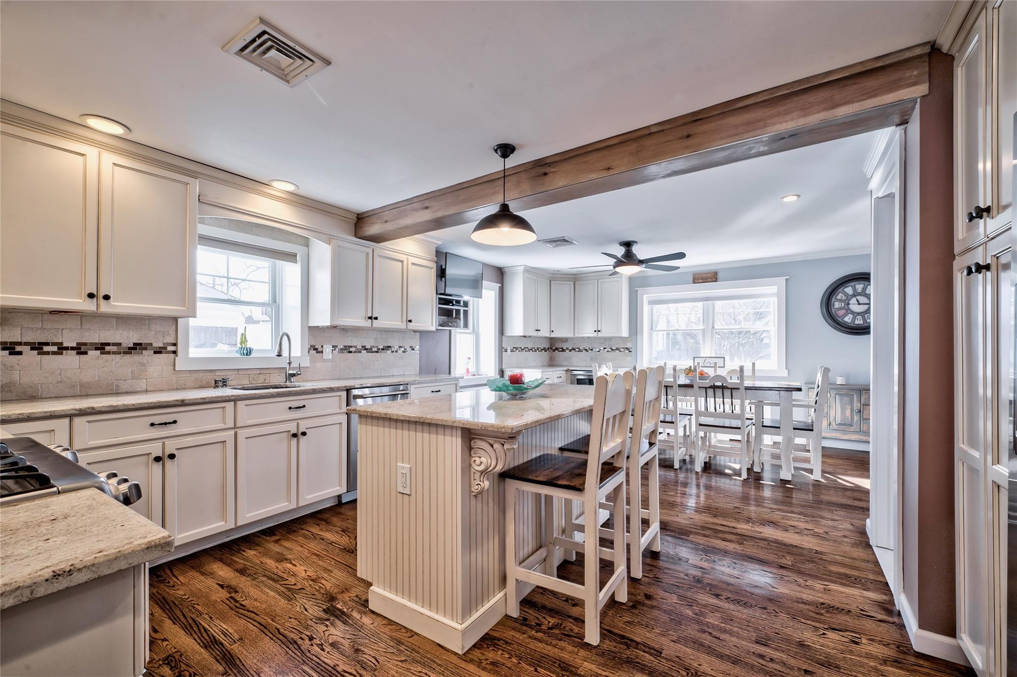 17 West Street, North Port, New York image 16