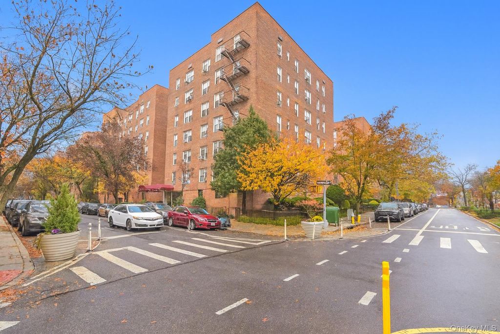 Photo of 33-45 92 Street #2B, Jackson Heights, NY 11372 (MLS # 941762)