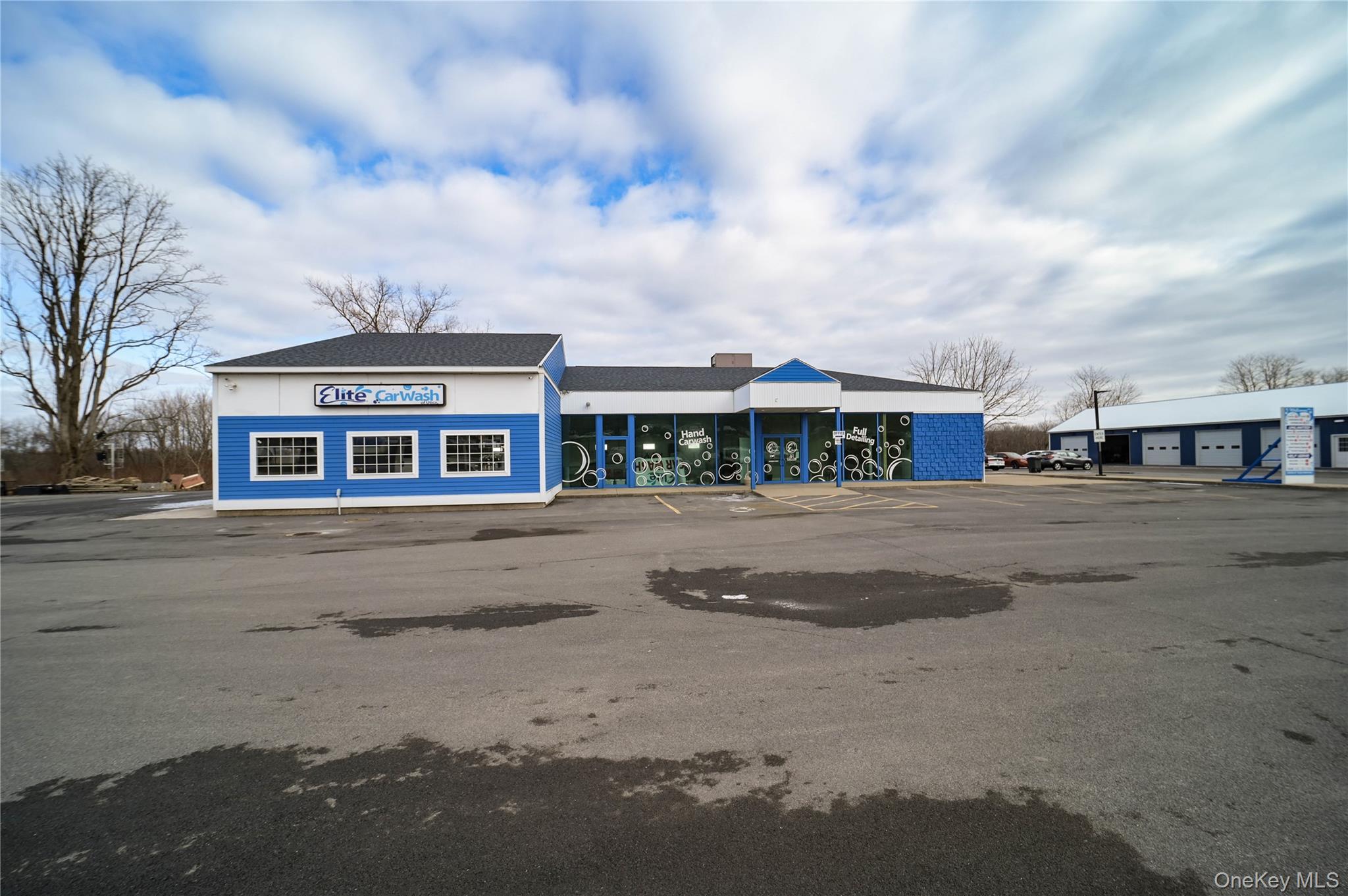 1700 Oriskany Street W
