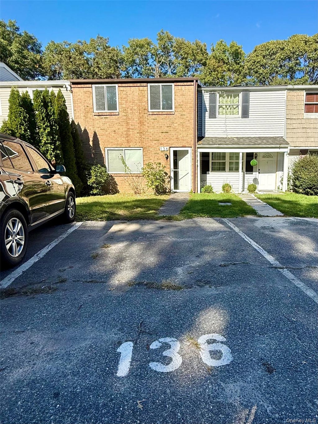 Photo of 136 Hill Crescent, Calverton, NY 11933 (MLS # 1051882)