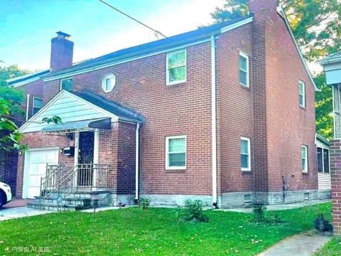 Homes For Sale - 3318 164th Street<br/> Flushing, NY 11358