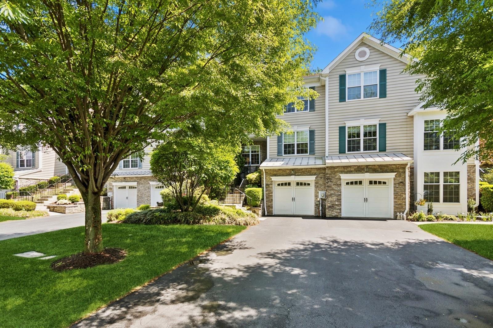 886 Huntington Drive, Fishkill, New York image 4