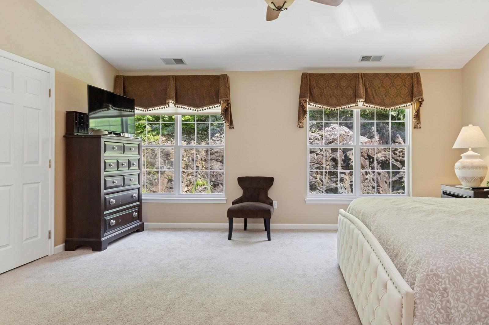 886 Huntington Drive, Fishkill, New York image 31