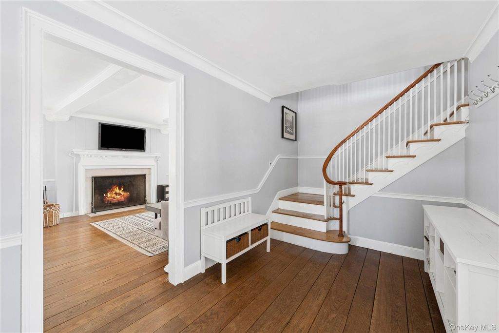 Photo of 46 E Hyatt Avenue, Mount Kisco, NY 10549 (MLS # 938825)