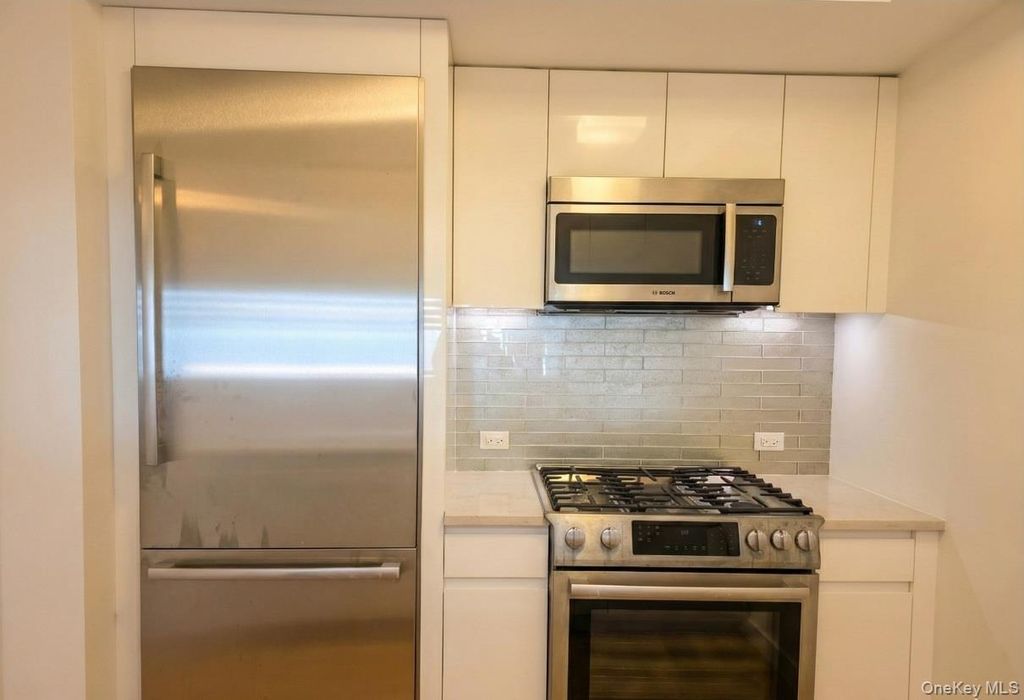 Photo of 138-35 39th Avenue #12F, Flushing, NY 11354 (MLS # 942822)