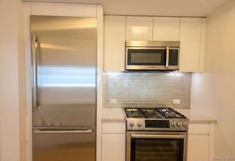 138-35 39th Avenue 12F Flushing NY 11354