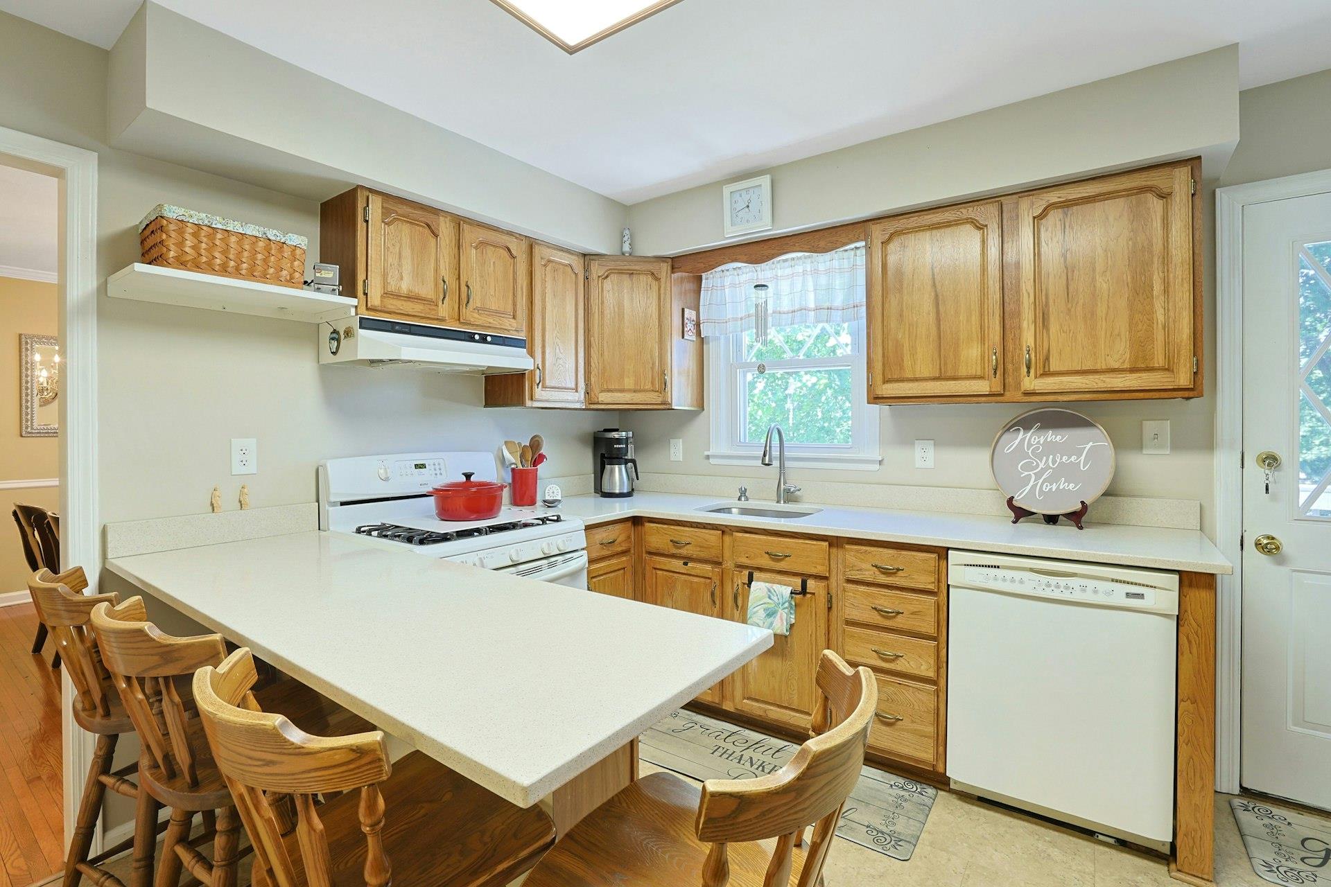 53 Prior Place, Yonkers, New York image 11