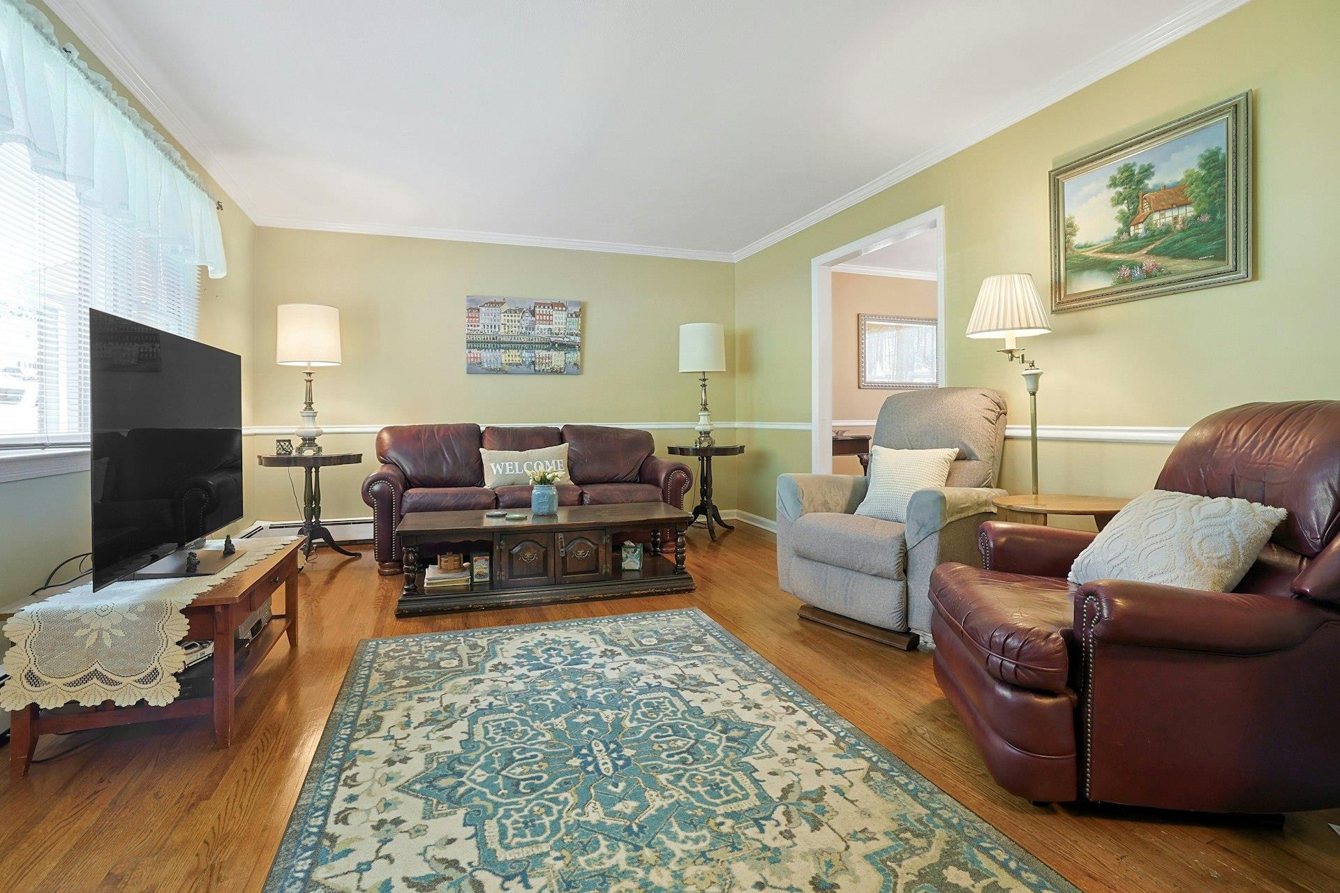 53 Prior Place, Yonkers, New York image 4