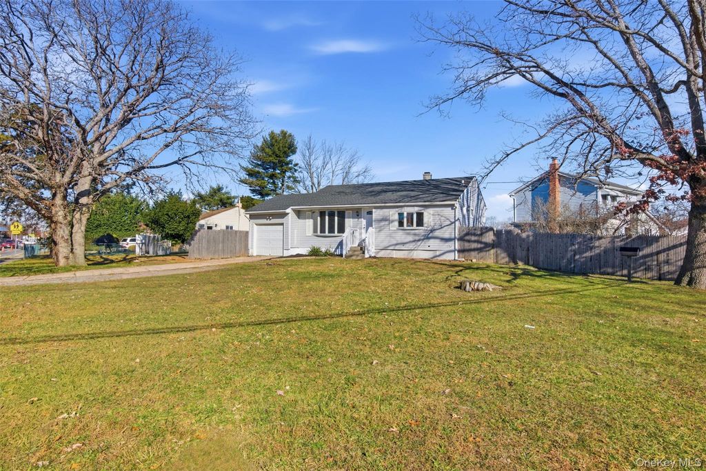 Photo of 7 Chapel Hill Drive, Brentwood, NY 11717 (MLS # 941285)