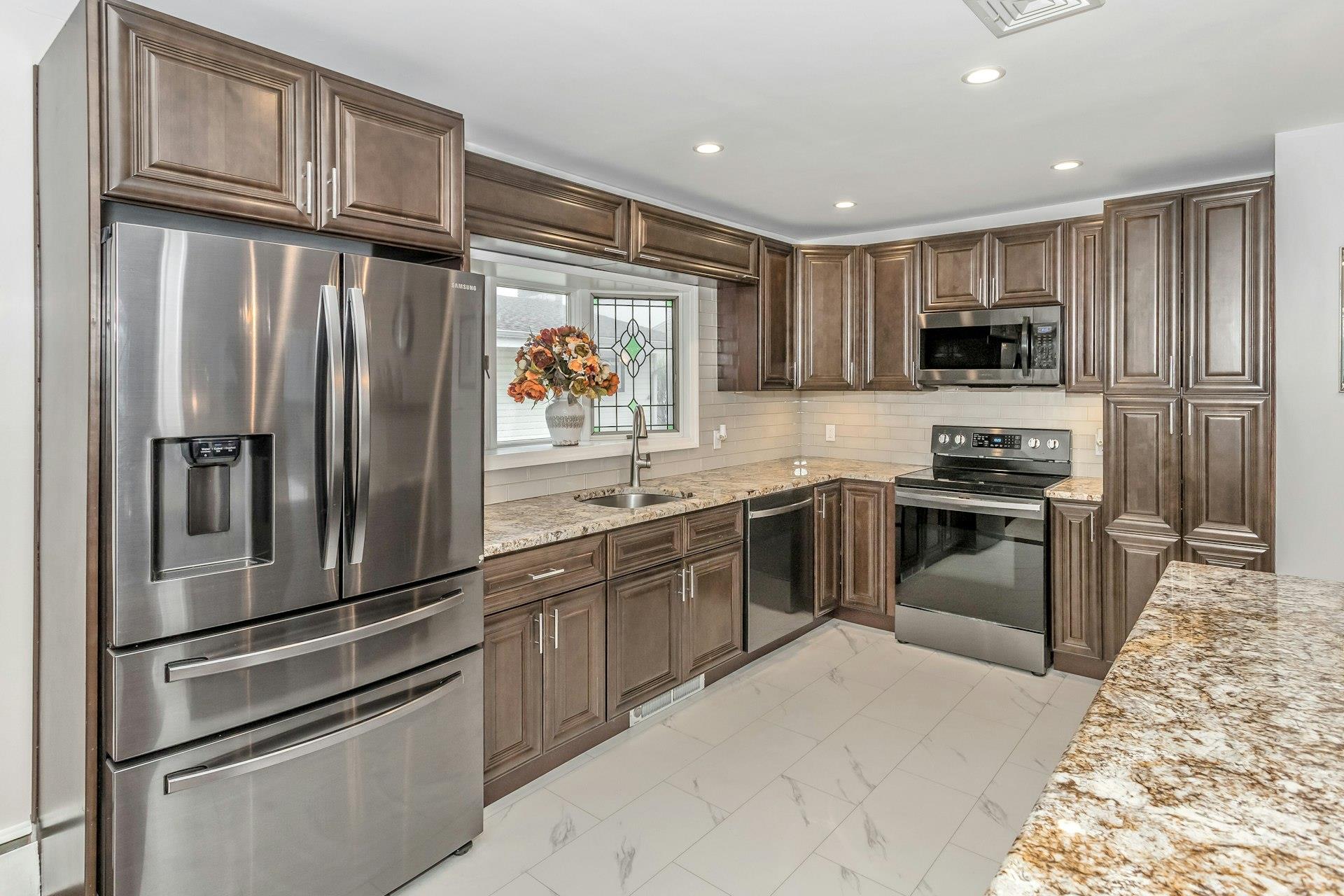 818 S Ocean Avenue, Freeport, New York image 8