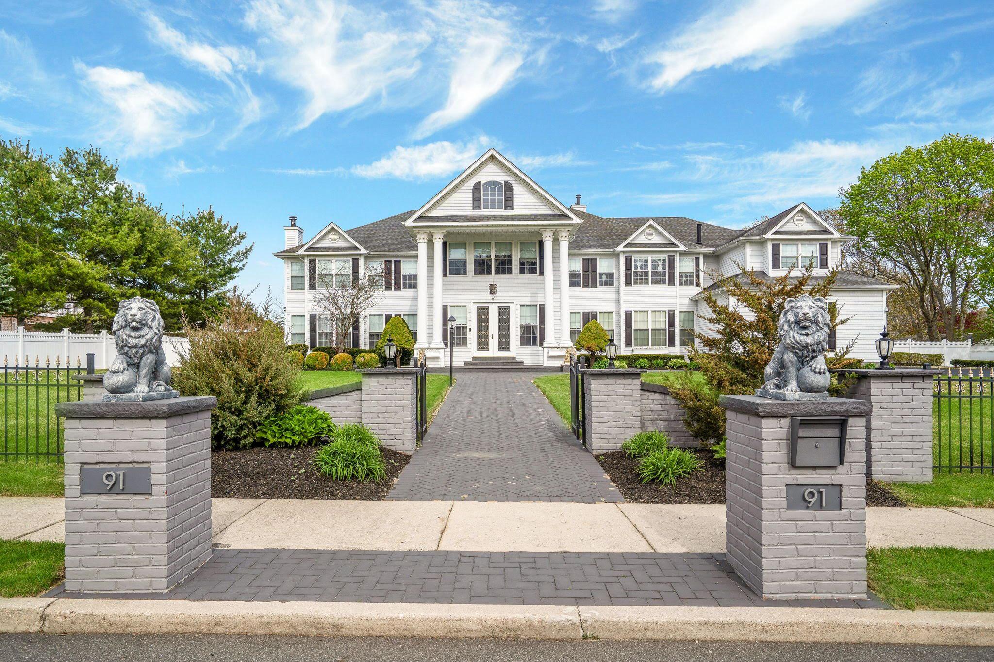 91 Fairmont Avenue, Medford, New York image 1