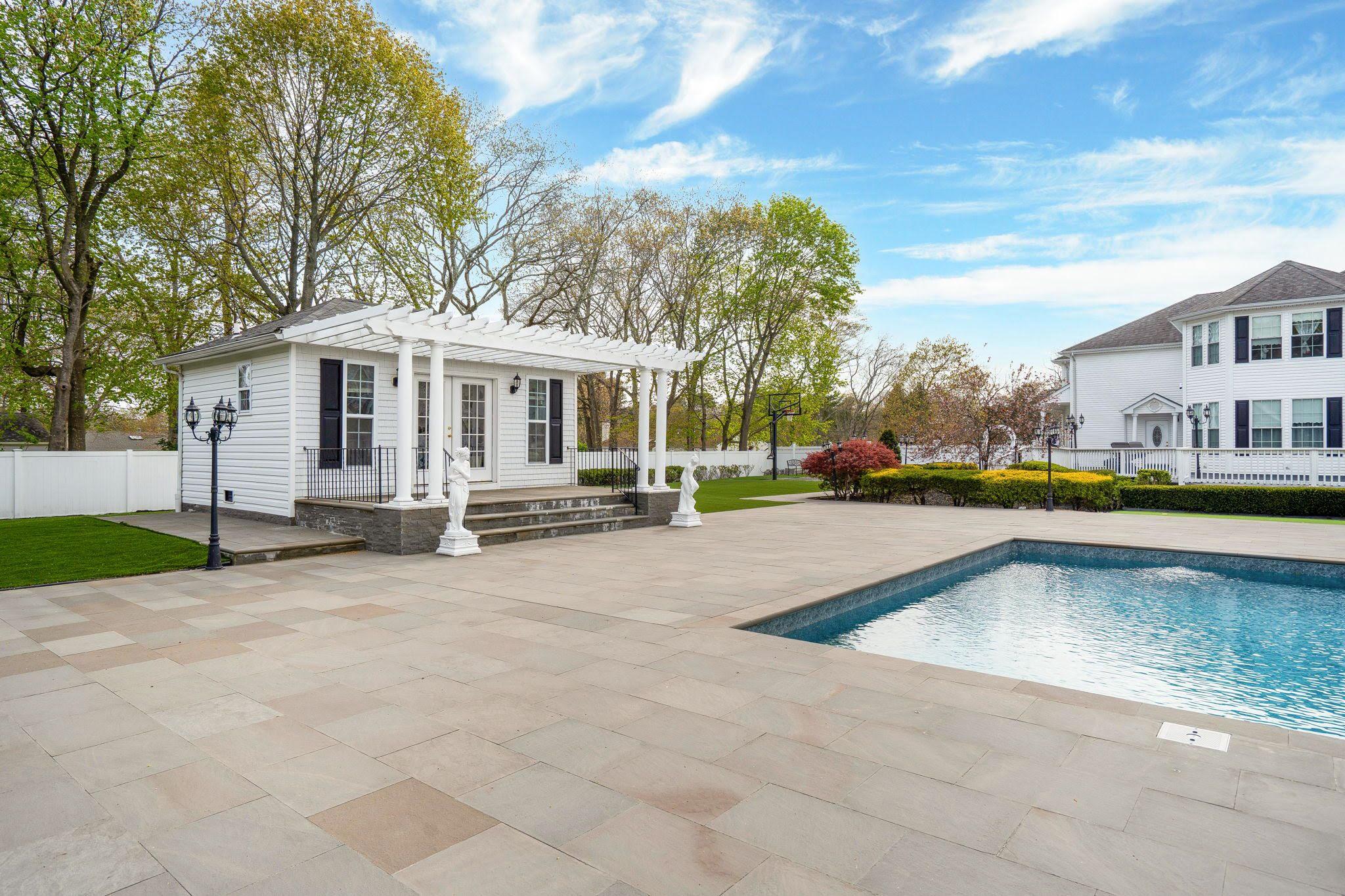 91 Fairmont Avenue, Medford, New York image 37
