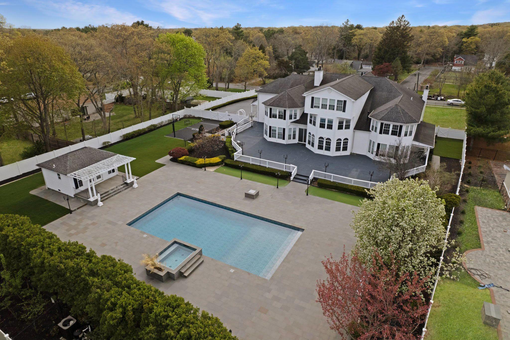 91 Fairmont Avenue, Medford, New York image 33