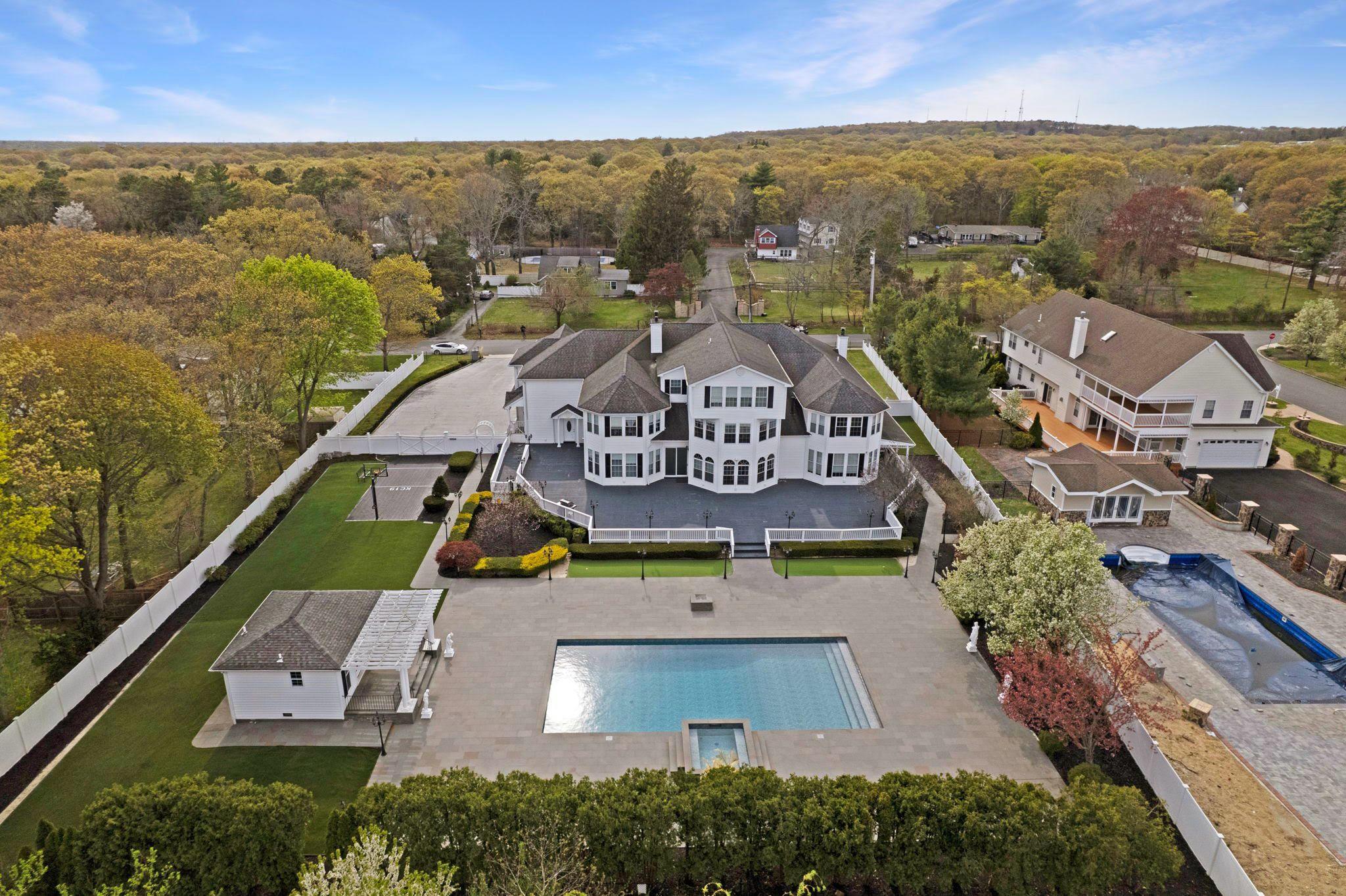 91 Fairmont Avenue, Medford, New York image 35