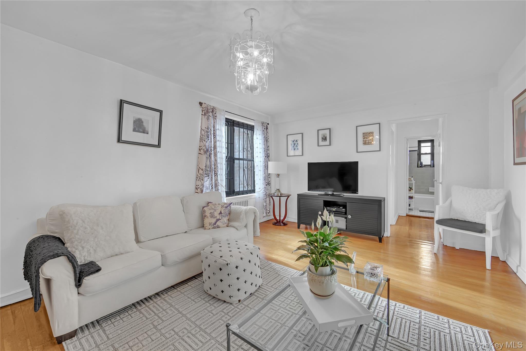 2821 Kings Highway 5L