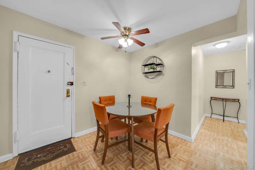 Photo of 139-05 85 Drive #5E, Briarwood, NY 11435 (MLS # 1037009)
