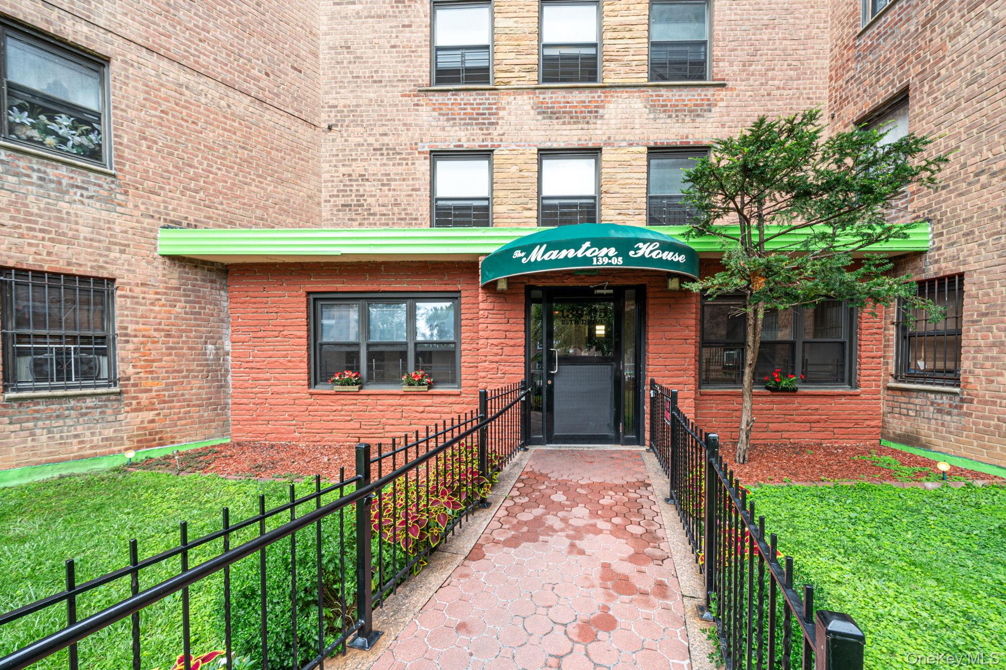 139-05 85 Drive 5E - Photo 2