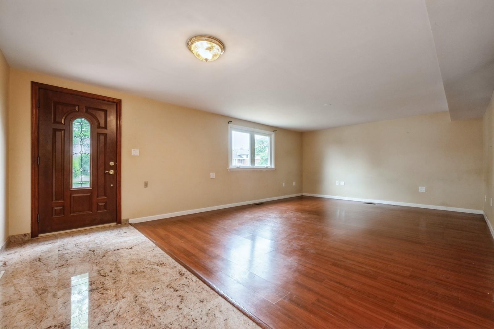780 Regent Drive, Westbury, New York image 22