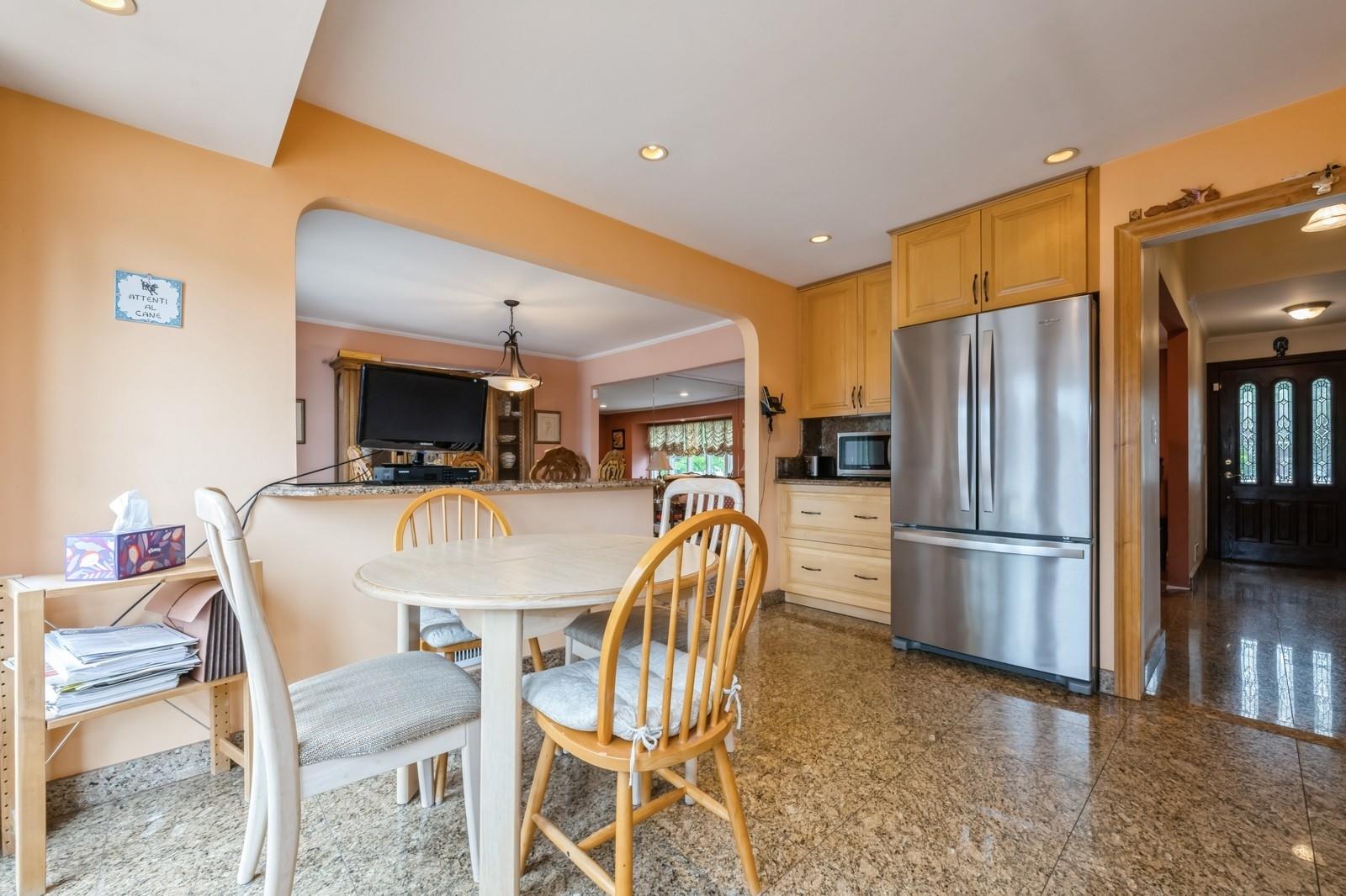 780 Regent Drive, Westbury, New York image 10