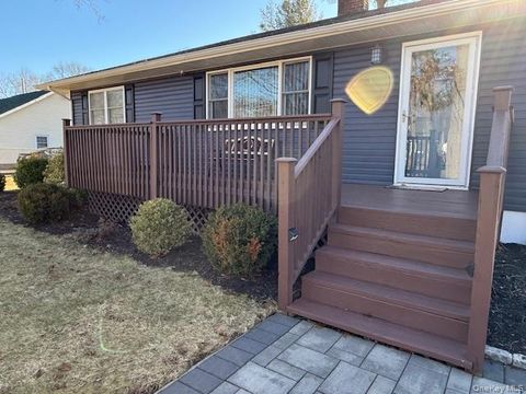 Homes For Sale - 22 Laurel Lane<br/> Shirley, NY 11967