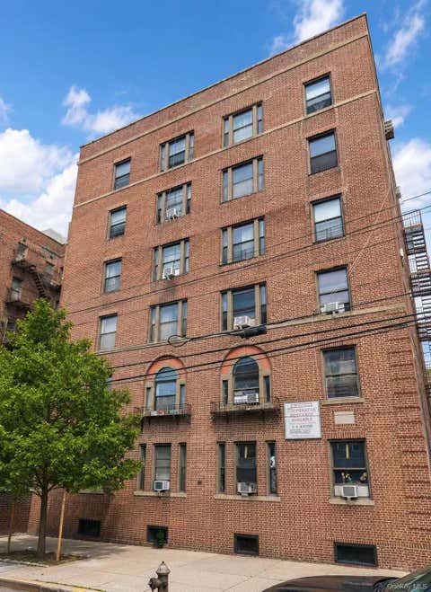 Homes For Sale - 33-38 Parsons Boulevard #3D<br/> Flushing, NY 11354