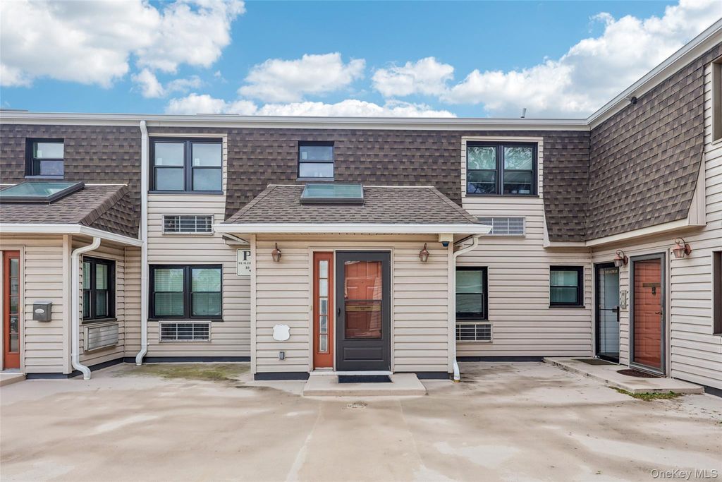 Photo of 1331 Broadway #P 10/11, Hewlett, NY 11557 (MLS # 997603)