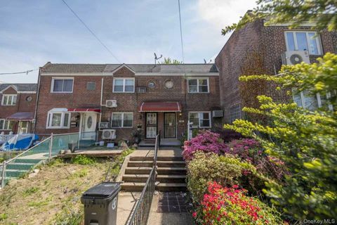 Photo of 10-25 115th Street, College Point, NY 11356 (MLS # 989977)