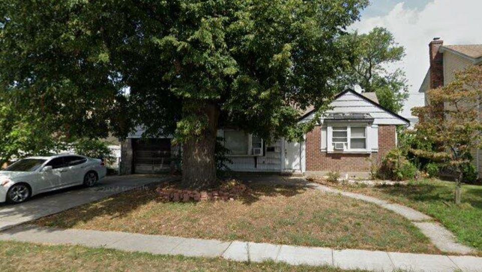 1624 Sherbourne Road, Valley Stream, New York image 1