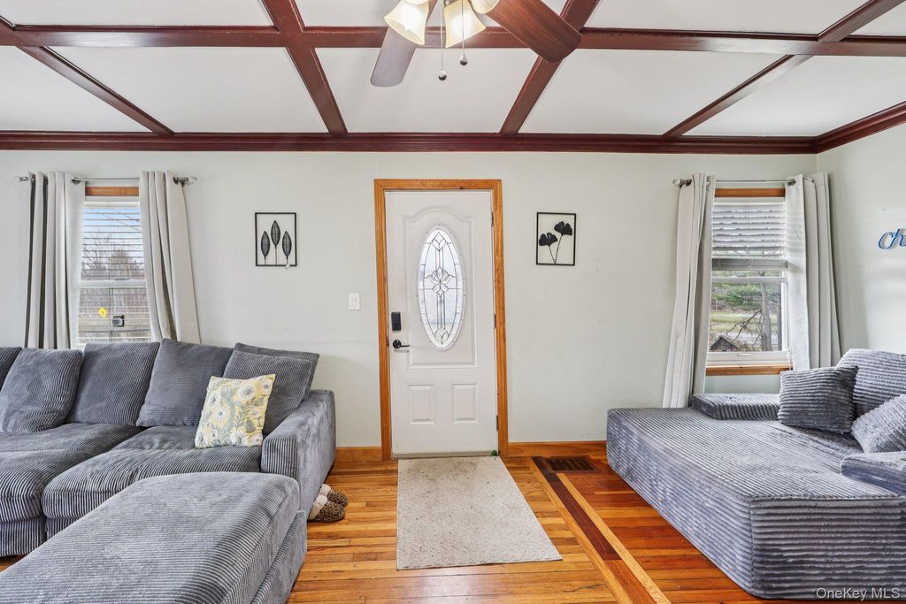 Photo of 525 Bloomingburg Road, Middletown, NY 10940 (MLS # 980326)