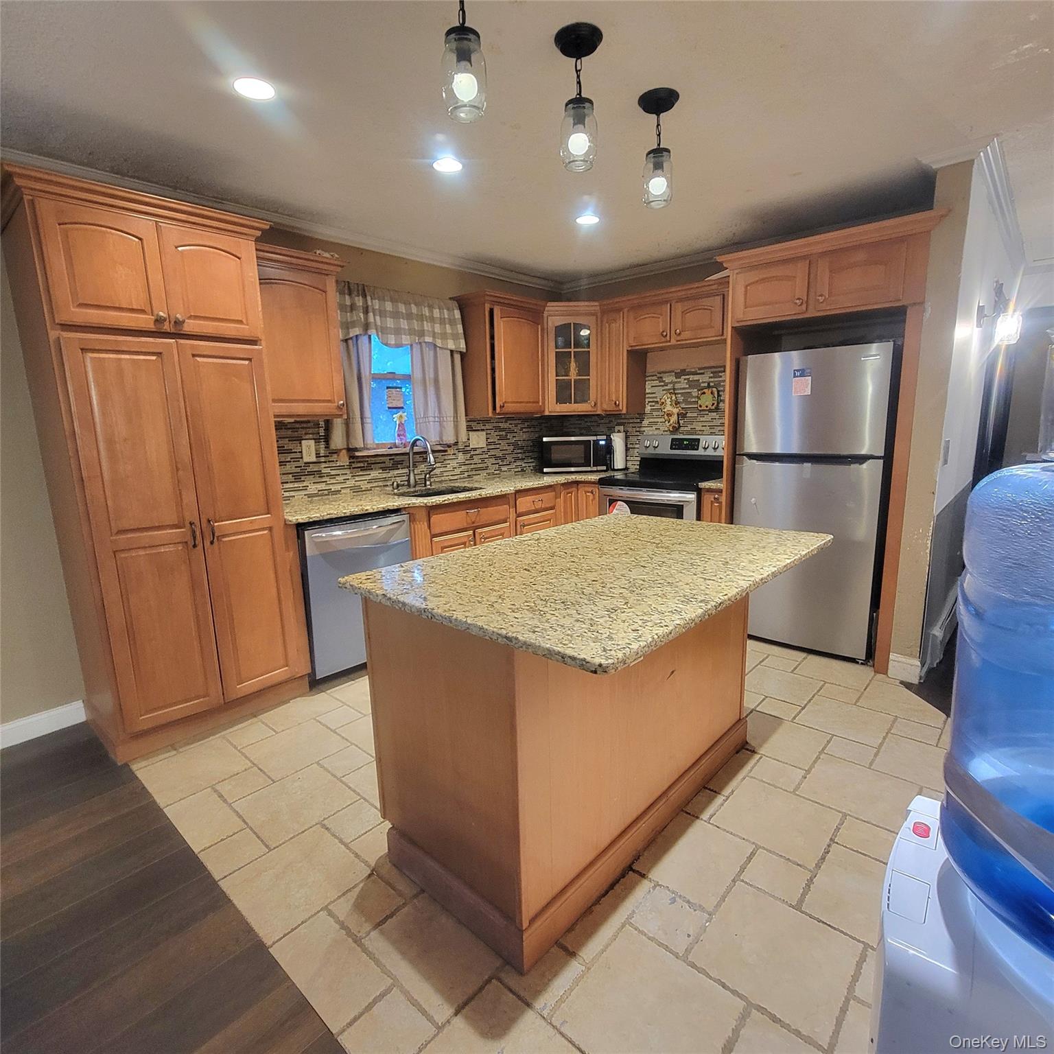 13 Lakeview Drive