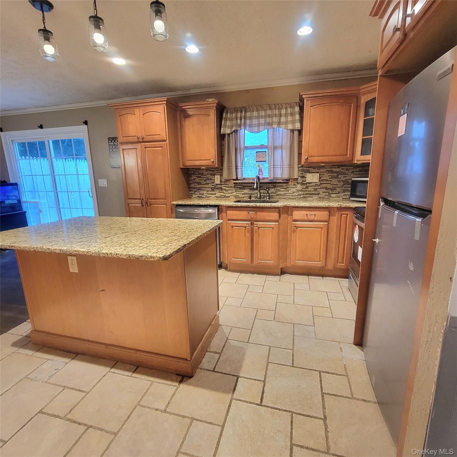 13 Lakeview Drive