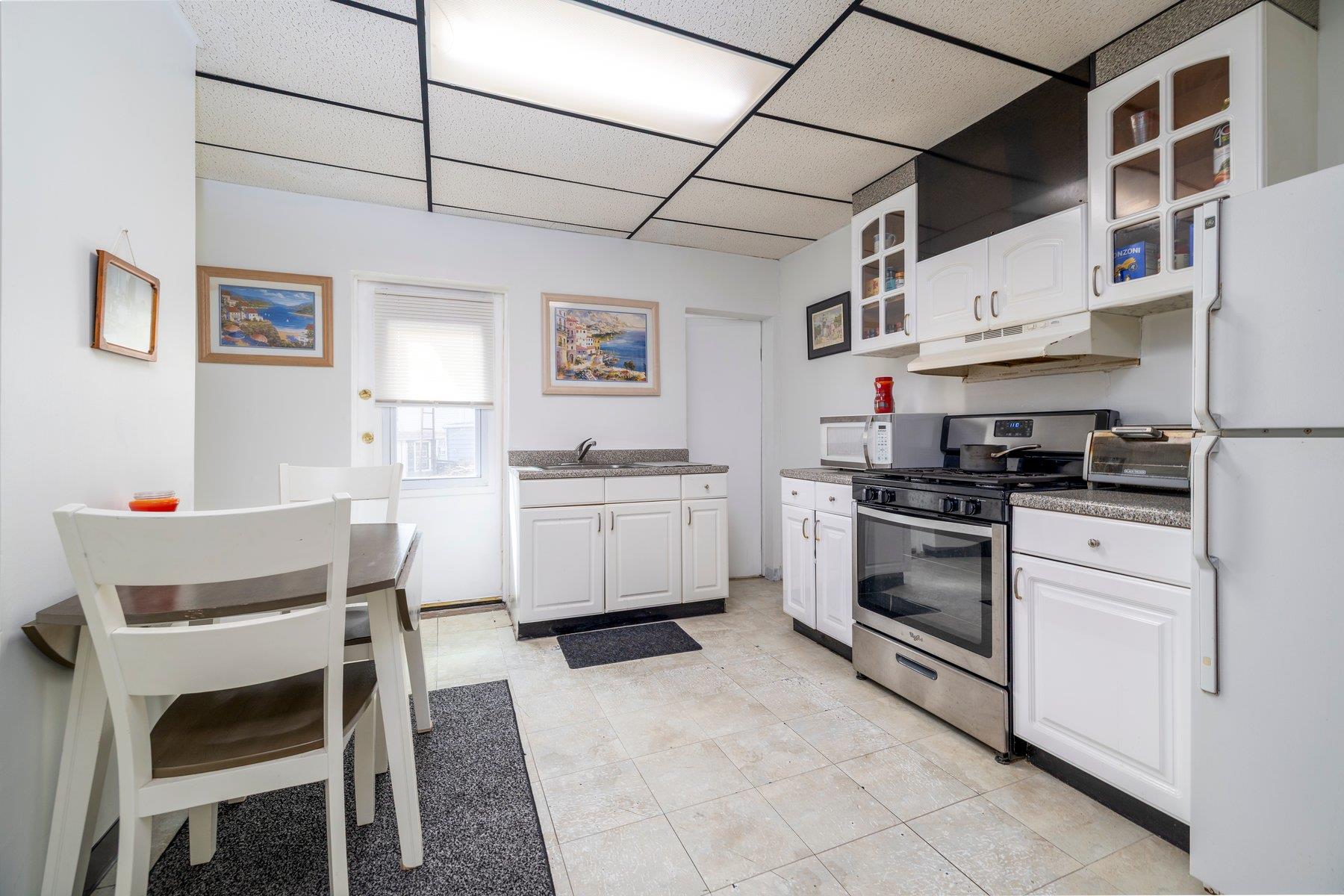 Alstyne Avenue, Corona, Queens, NY - 6 Bedrooms  
2 Bathrooms - 