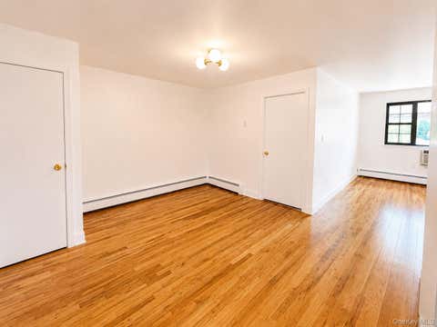 Apartment For Rent - 533 Soundview Avenue #3RD FLOOR<br/> Bronx County, Bronx, NY 10473