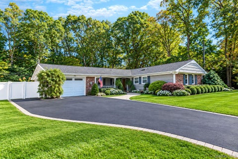 Photo of 103 Sycamore Circle, Stony Brook, NY 11790 (MLS # 1066699)
