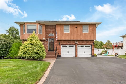 Homes For Sale - 17 E Lincoln Avenue<br/> Massapequa, NY 11758