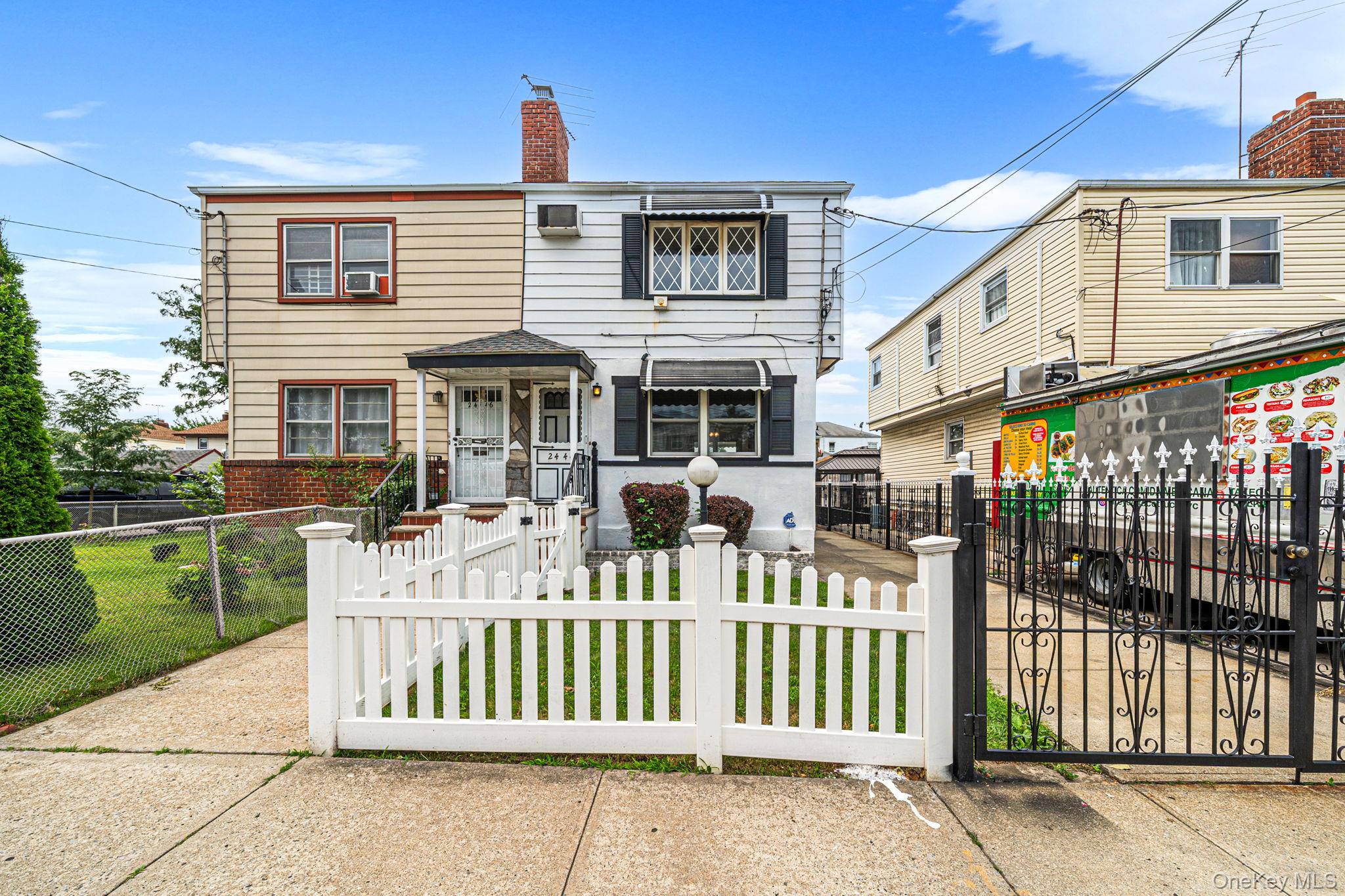 2444 Ericsson Street - Photo 2
